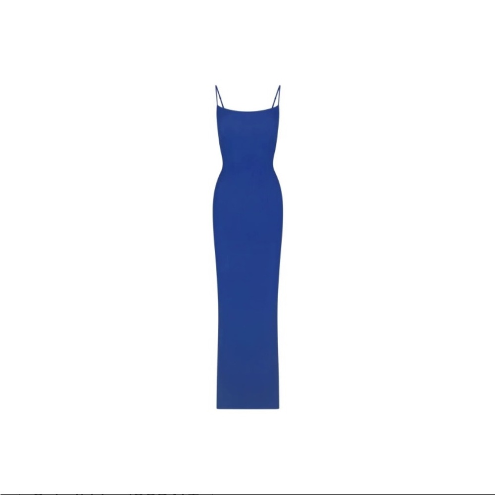 Skims fits everybody long slip in sapphire NWT